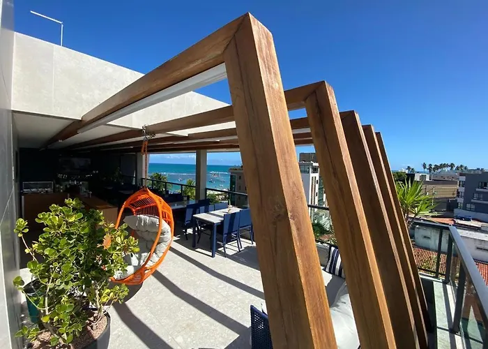 Flat beira mar com varanda em Porto de Galinhas